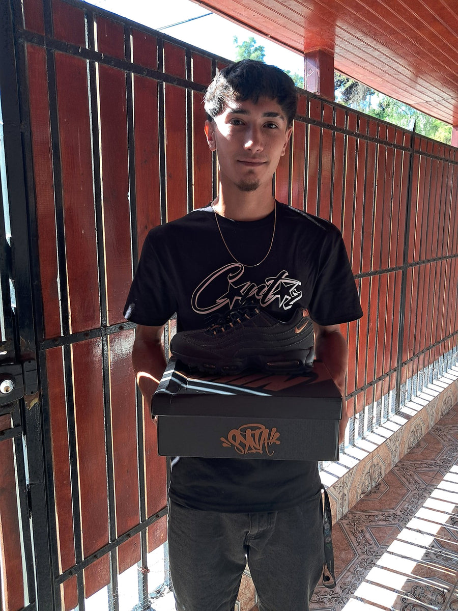 Cliente UrbanStep con su pedido
